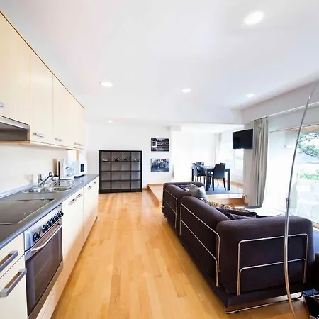 The Collection | Ondarreta Beach Apartamento