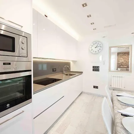 The Collection | Ondarreta Beach Apartamento